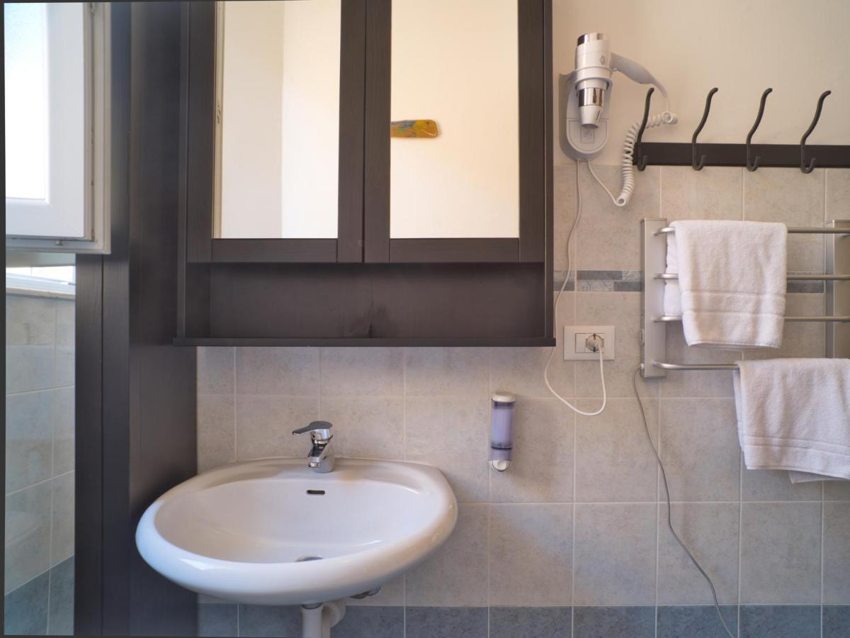 Hotel 2 Passi Dal Mare Finale Ligure Zewnętrze zdjęcie