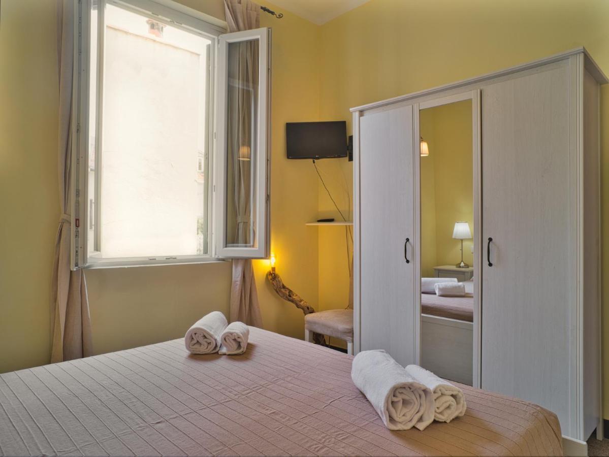 Hotel 2 Passi Dal Mare Finale Ligure Zewnętrze zdjęcie
